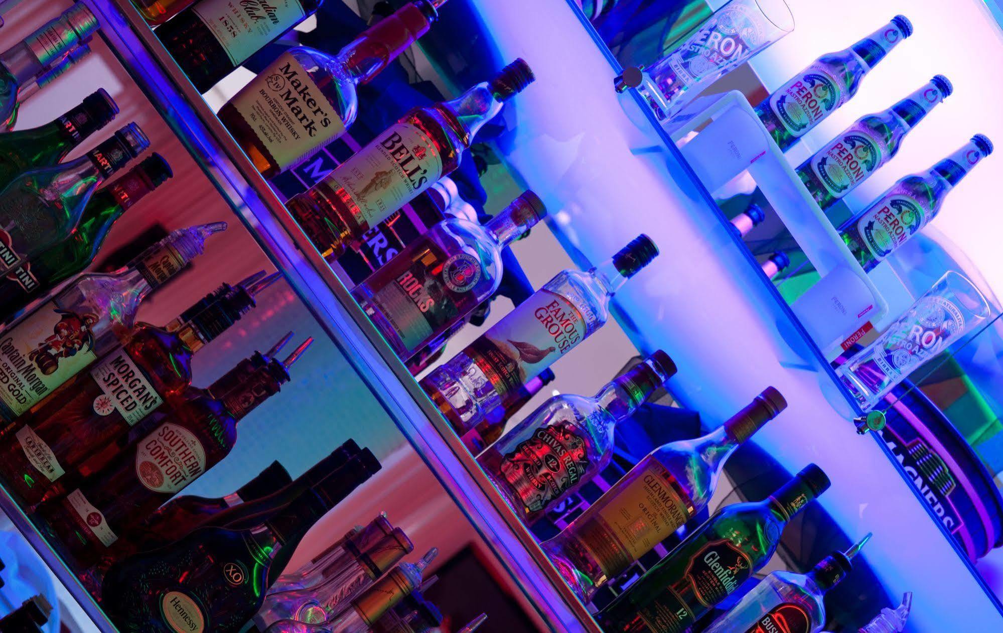 贝尔法斯特市中心温德姆华美达酒店 外观 照片